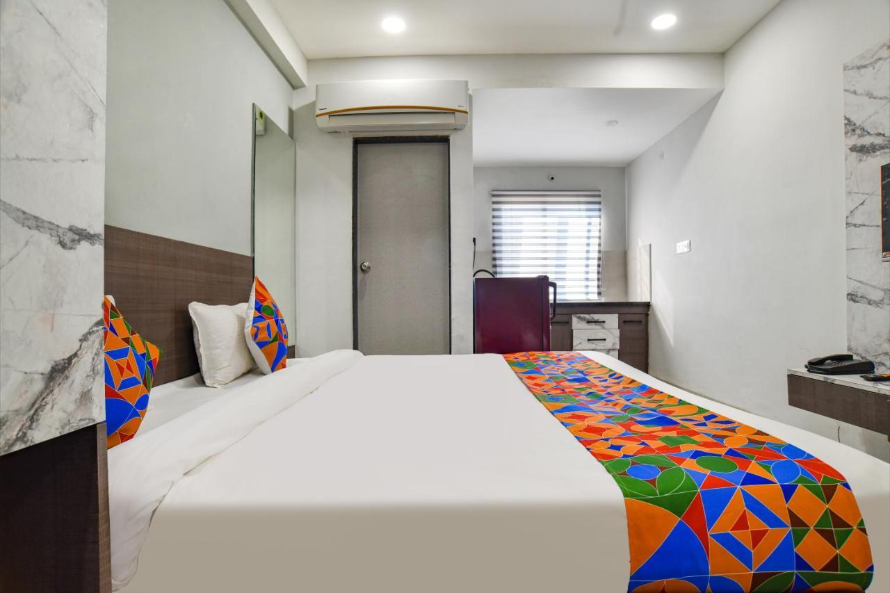 Fabhotel Dev'S Inn Indaur Kültér fotó